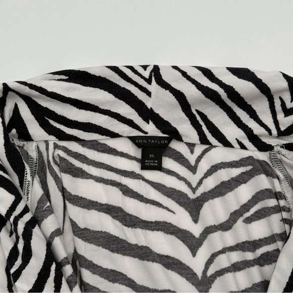 J Crew Women's Zebra Print Shawl Collar Wrap Top XS White Black Shirt Blouse - Picture 5 of 6